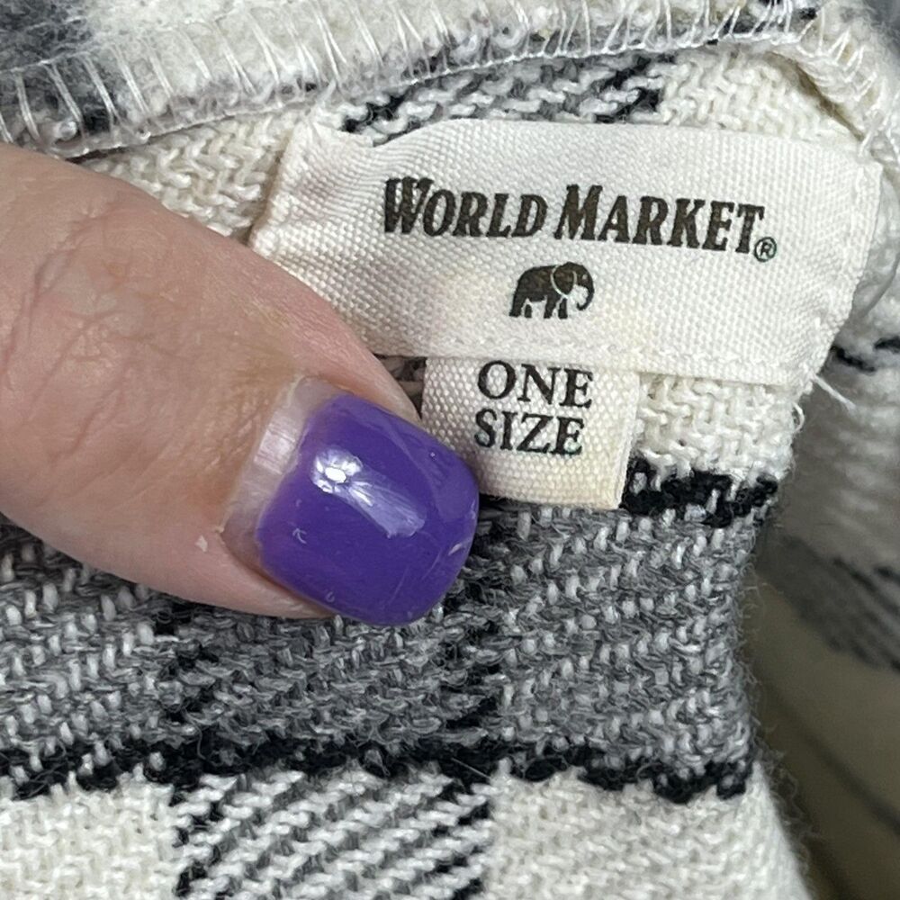 World Market Poncho Jacket Womens One Size White Plaid Fleece Pockets Boho - Picture 6 of 8